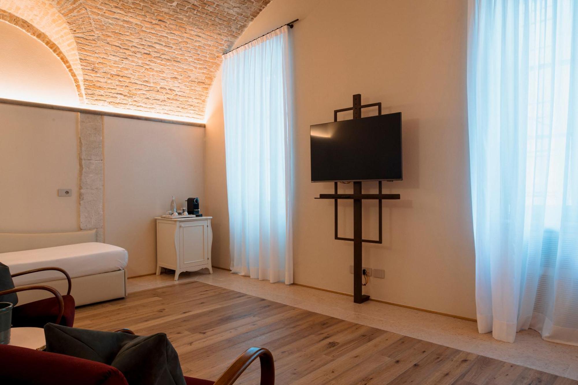 Pavillon Suite & Apartments Peschiera del Garda Extérieur photo